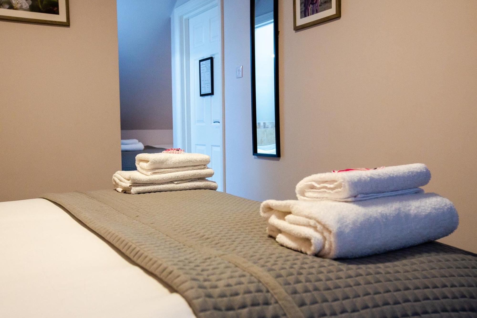 Woodfalls Inn Redlynch  Екстер'єр фото